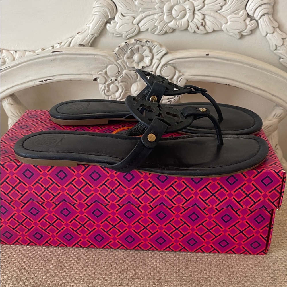 Tory Burch navy Leather Logo Thong Sandals - Picture 3 of 6